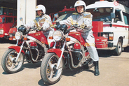 「バイクは救急車ではない」を覆す 消防の歴史を変えた“東久留米のネイキッド赤バイ”