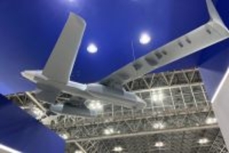 「F-35と“無人機”どっさり空母」誕生へ…なぜ共存？ 性能違いすぎない？ 世界で検討進む“合わせ技”運用とは？