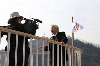 「不細工な船ですが」…ナカ入ったら“スゴすぎる!!” 「豪華寝台列車」さながらの内装の船が登場 どこで乗れる？