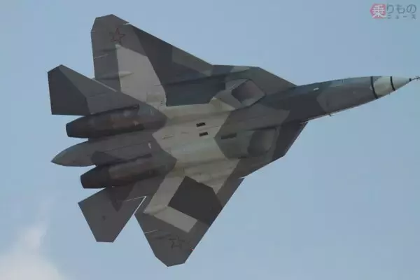 「まだ本気出せないの!? 16年前に初飛行したロシア自慢のステルス戦闘機「Su-57」が抱える深刻な問題」の画像