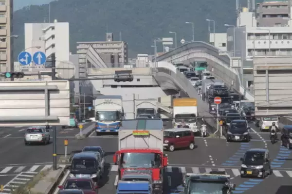 広島都心部の「絶対渋滞する高架出口」付近で“終日車線規制”へ 「西広島バイパス」延伸事業が進展 国道2号“使わないで”呼びかけ