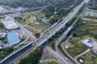 「速度60キロ以下に落ちる区間」が消滅!? 琵琶湖の西の“無料で信号ナシ道路”4車線化で劇的効果！ スイスイ化で意外な恩恵も!?