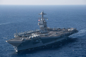 中東に展開する米海軍の最新「巨大空母」“ベトナム戦争並み”長期派遣で疲弊か トイレ詰まりに続き火災も発生