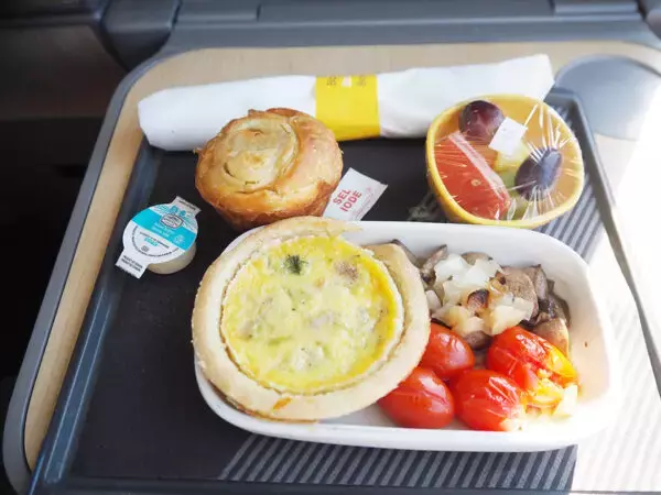 「まるで日本の特急？「動力分散方式」にしか見えない「動力集中方式」の新型車、北米で大ヒットも「寒さに弱い」という課題」の画像