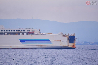 東京に現れた「謎の青白フェリー」じつは自衛隊向け！ 元「日本最速」の巨船 防衛省はどう使う？