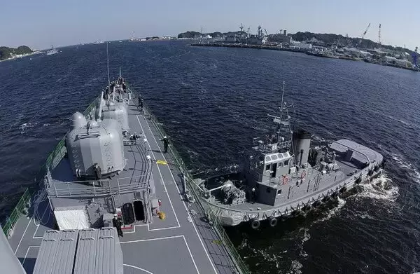 巨大な護衛艦も港ではちゃんと動けない!? 陰ながら海上の防衛を支えている船たちとは？