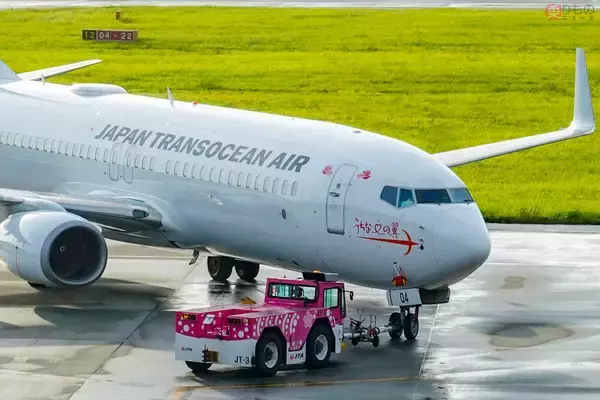 JTA ボーイング737の客室窓 左右で数が違う? 新旧737でも異なる非対称の理由とは