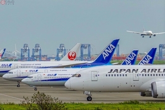 JAL＆ANA国内線 11月は便数回復へ 「コロナ減便」は依然続くが…