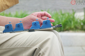 路上でカチカチ…交通観測員って何してるの？ もはやレアになりつつあるワケ