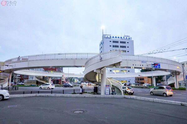思わず歩き回りたくなる異形の 円形歩道橋 元祖は札幌に 現在新たな姿へ変貌中 年10月19日 エキサイトニュース