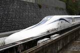 「これが「未来の新幹線」か!? 客室が大進化した最新超電導リニア「L0系改良型試験車」」の画像1