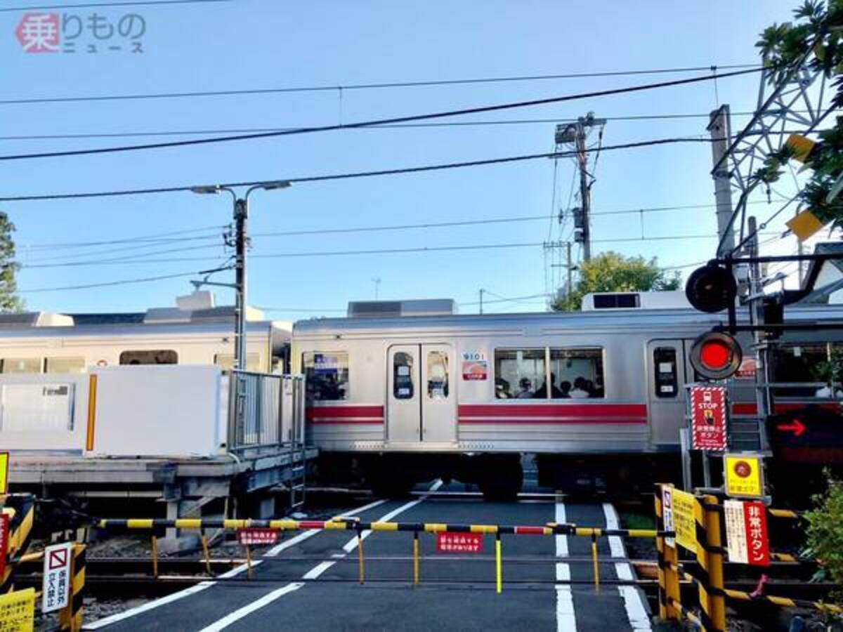 今や絶滅寸前「ドアカット電車」 駅に着いてもドア開かず 解消進む納得 