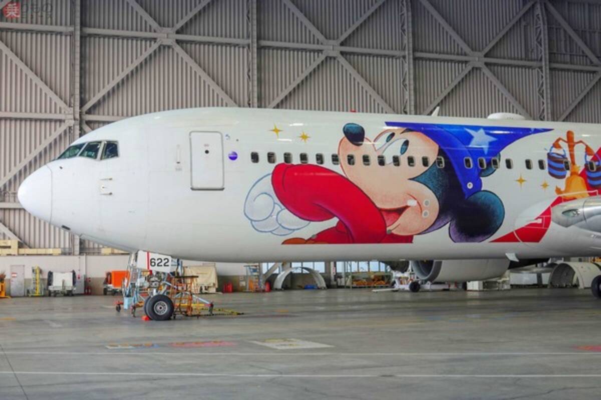 顔 の大きさは過去最大 Jalの新 ディズニー特別塗装機 披露 乗る方法は 年11月18日 エキサイトニュース