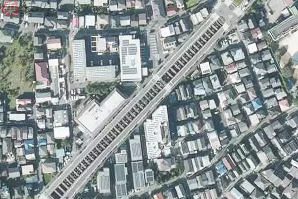 「トンネルになぜ穴あける？ 「半地下トンネル」メリットは 最近の道路で増加」の画像