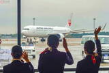 「成田空港のマル秘施設行けます JALのユニーク「遊覧飛行」 なぜか「入国審査」も」の画像1