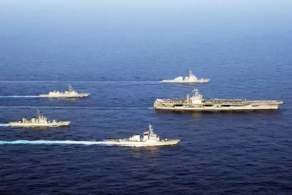アメリカ海軍 史上初の女性空母艦長「エイブラハム・リンカーン」で誕生