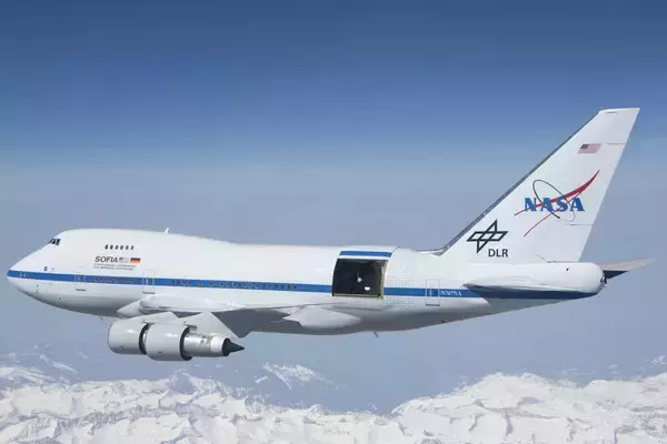 貴重な「胴体短すぎジャンボ」機内が動画公開！ “魔改造”747SP「SOFIA」の内部とは