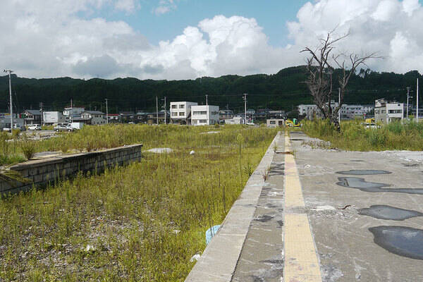 三陸の鉄道「早々バスに」「8年かけ鉄道で復旧」なぜ分かれた？ それぞれの軌跡と課題