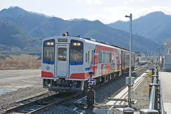 「三陸の鉄道「早々バスに」「8年かけ鉄道で復旧」なぜ分かれた？ それぞれの軌跡と課題」の画像