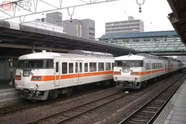 「「できすぎた兄」だった？ 引退「185系 踊り子」の兄弟車両「117系 新快速」」の画像