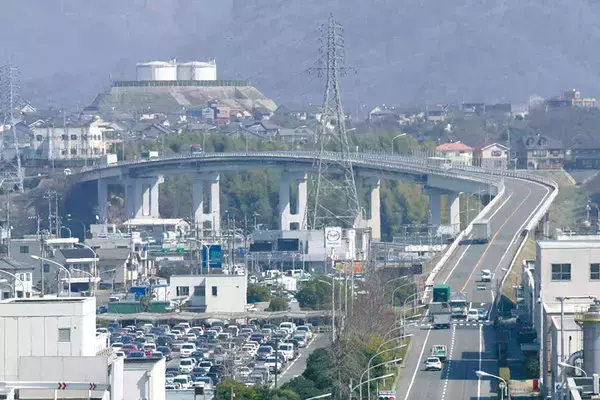 「マツダ専用の橋」なぜできた？ かつては世界最大の私道橋 広島「東洋大橋」