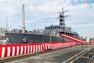 海自 JMU横浜で最新鋭の掃海艦「えたじま」就役 世界最大級のFRP船