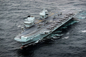 イギリス海軍「クイーン・エリザベス」空母打撃群を極東へ派遣 日本にも寄港