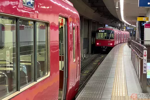 「同じホームに列車が「縦列停車」する駅5選 電車と気動車の対面も!?」の画像