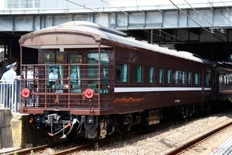 鉄道ファン注目のレア列車 運転中止に 「トワイライト」機関車×レトロ客車