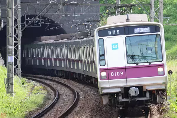 「半蔵門線の顔」40年 東京メトロ8000系いよいよ引退カウントダウン 「初要素」も色々