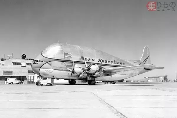 「まるで金属風船！ 「最も醜い航空機」ことスーパー・グッピー なぜ異形に？ 先祖は爆撃機」の画像