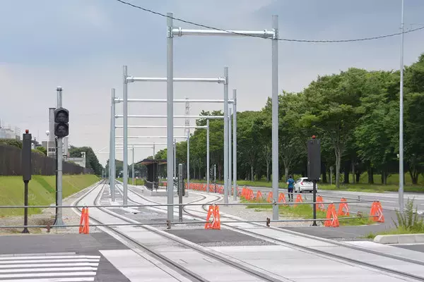 「田んぼの中に電車いた！ 車両も納入「宇都宮LRT」現在の進捗は？ 開業は2年後に」の画像