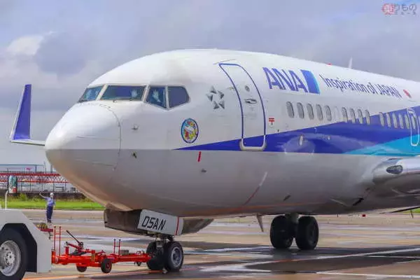 ANA「胴体短い737」残り1機に 「JA05AN」離日 胴体に多くの「ファンからの寄せ書き」抱え