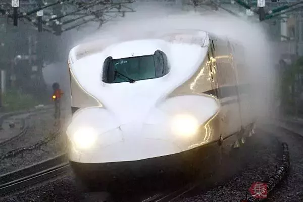 ゆっくり走れば大丈夫では？新幹線や道路 なぜ大雨で運転見合わせ通行止めになるの？