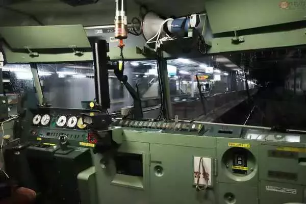 「「車内放送」は夜行列車の魅力だ 復活の新宮夜行「WE銀河」の場合」の画像