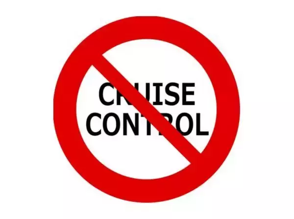 「世界のビックリ交通標識5選 枠を突き破る子供 謎の動物 「いいね」禁止？」の画像