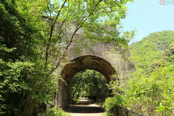 SNS時代に注目「映える廃線」3選 渓谷 竹林 100年前のトンネル… 歩いて実感 鉄道の記憶