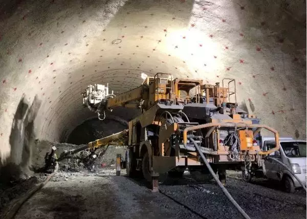 福井～岐阜直結「大野油坂道路」全通へ未着手トンネルあと2本 最長坑も65%完了