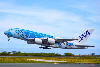 503日ぶり復活！ ANA巨大機「A380」で行くホノルル線搭乗レポ 機内や乗り方どう変化？