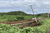 「山陽本線 路盤流出で運転再開に10日ほど 中央本線は一部再開見込み 物流にも影響」の画像1