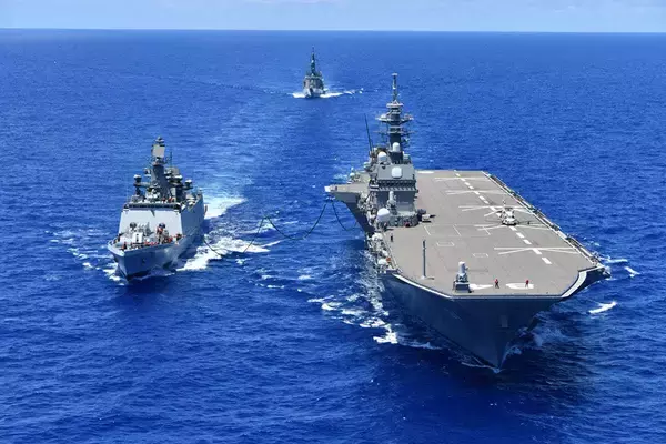 海自護衛艦3隻 フィリピン海で4か国共同訓練を実施 潜水艦の姿も