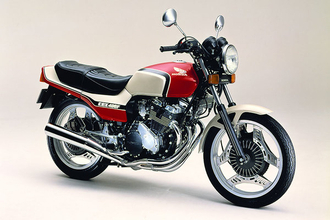 若き“GTO”鬼塚英吉は何に跨った？ バイク漫画としても名作『湘南純愛組！』の名バイクたち
