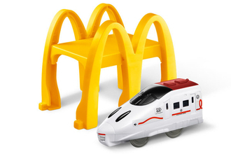 今年は「情景パーツ」付き！ ハッピーセット「プラレール」デビュー前の新型特急も