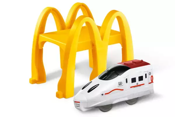 今年は「情景パーツ」付き！ ハッピーセット「プラレール」デビュー前の新型特急も