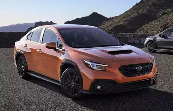 スバル「WRX」8年ぶりモデルチェンジ 日常使いとスポーツ両立 見た目も絶妙に変化