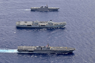 海自ヘリ空母2隻 イギリス空母らと5か国共同訓練を実施 英軍司令官のコメントも