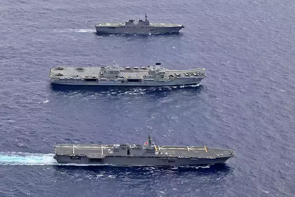 海自ヘリ空母2隻 イギリス空母らと5か国共同訓練を実施 英軍司令官のコメントも