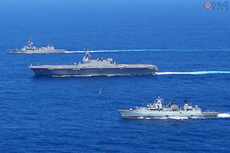 海自護衛艦「かが」＆「むらさめ」インド洋でドイツ軍艦「バイエルン」と訓練を実施