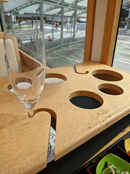 「屋根、オープン！」で密無縁 2階建て「レストランバス」乗ってみた スタッフもスゴイ！