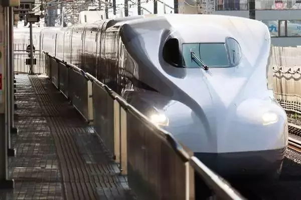 「通信容量約2倍」になった東海道新幹線の無料Wi-Fi 使ってみた 時間無制限はデカいぞ